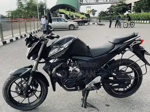 ইয়ামাহা এফজেডএস ভি২ ২০২২ কালো