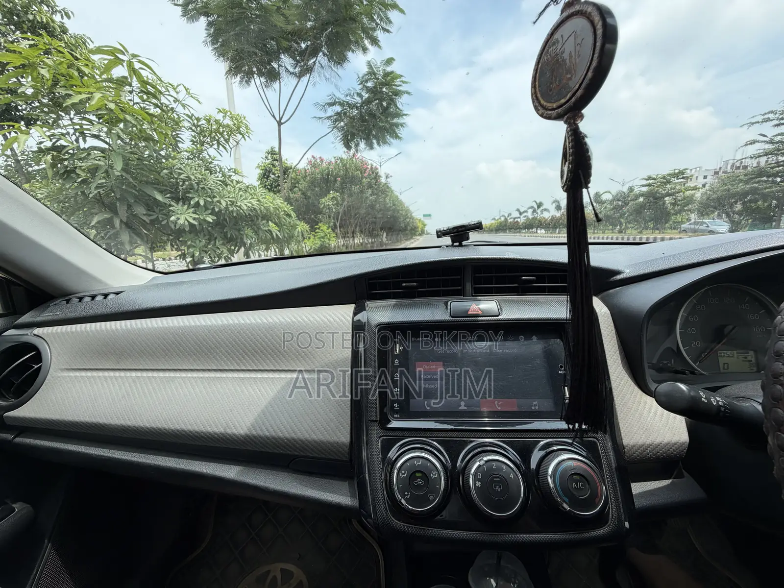 টয়োটা অ্যাক্সিও ২০১৩ ব্ল্যাক
