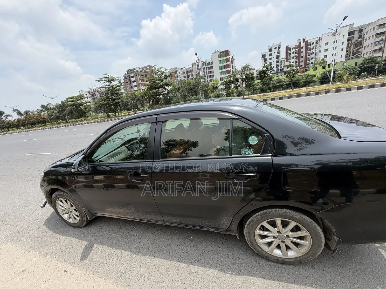 টয়োটা অ্যাক্সিও ২০১৩ ব্ল্যাক
