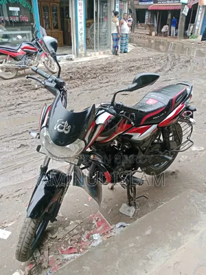 বাজাজ ডিসকভার ১২৫ ২০২১ কালো