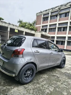 টয়োটা ভিটজ ২০১০ সিলভার