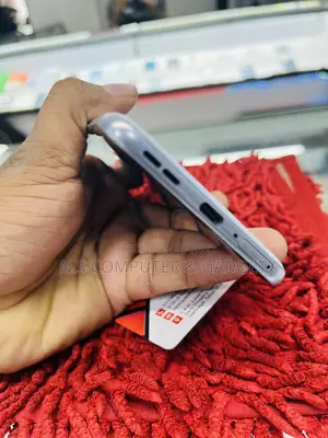 মোটোরোলা এজ ৭০ ফিউশন ২৫৬ জিবি
