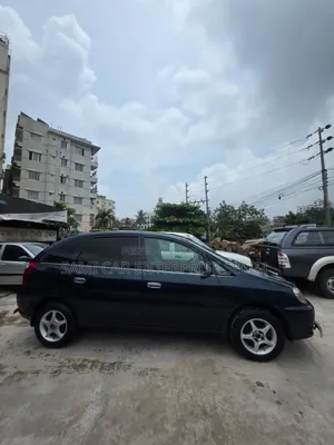 টয়োটা নাদিয়া ১৯৯৮ ব্লু