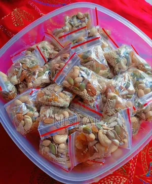 মিনি মিক্স নাটস