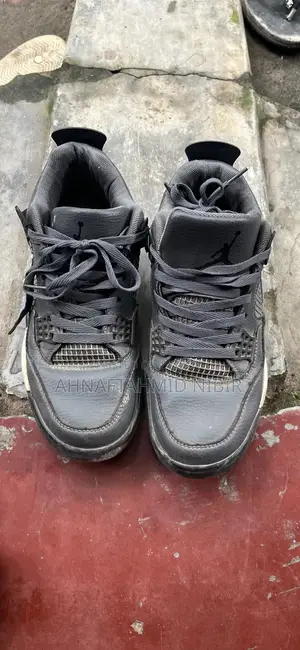 Used Air Shoe