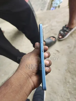 Oppo A18 64 GB Blue