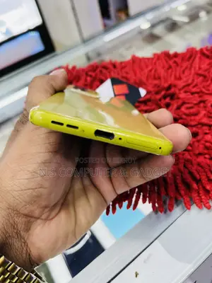 Motorola Moto G85 128 GB Yellow