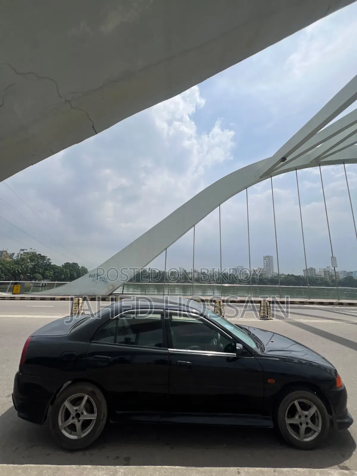 মিতসুবিশি ল্যান্সার ১৯৯৯ কালো
