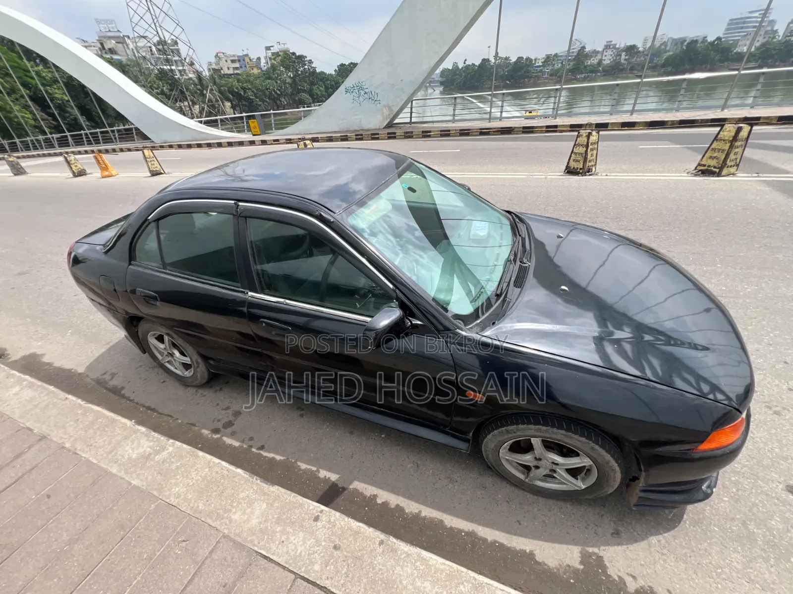 মিতসুবিশি ল্যান্সার ১৯৯৯ কালো