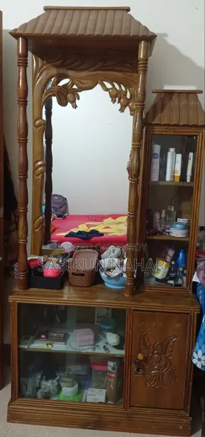 ড্রেসিং টেবিল