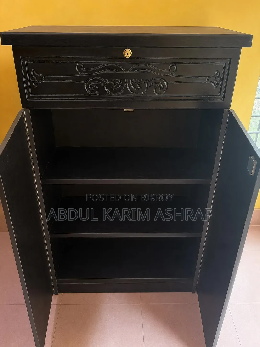 Wardrobe/Almirah