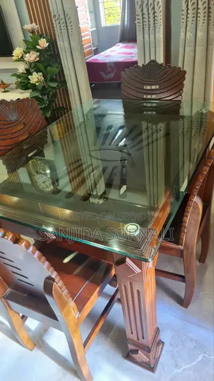 ৪ চেয়ার এর ডাইনিং টেবিল