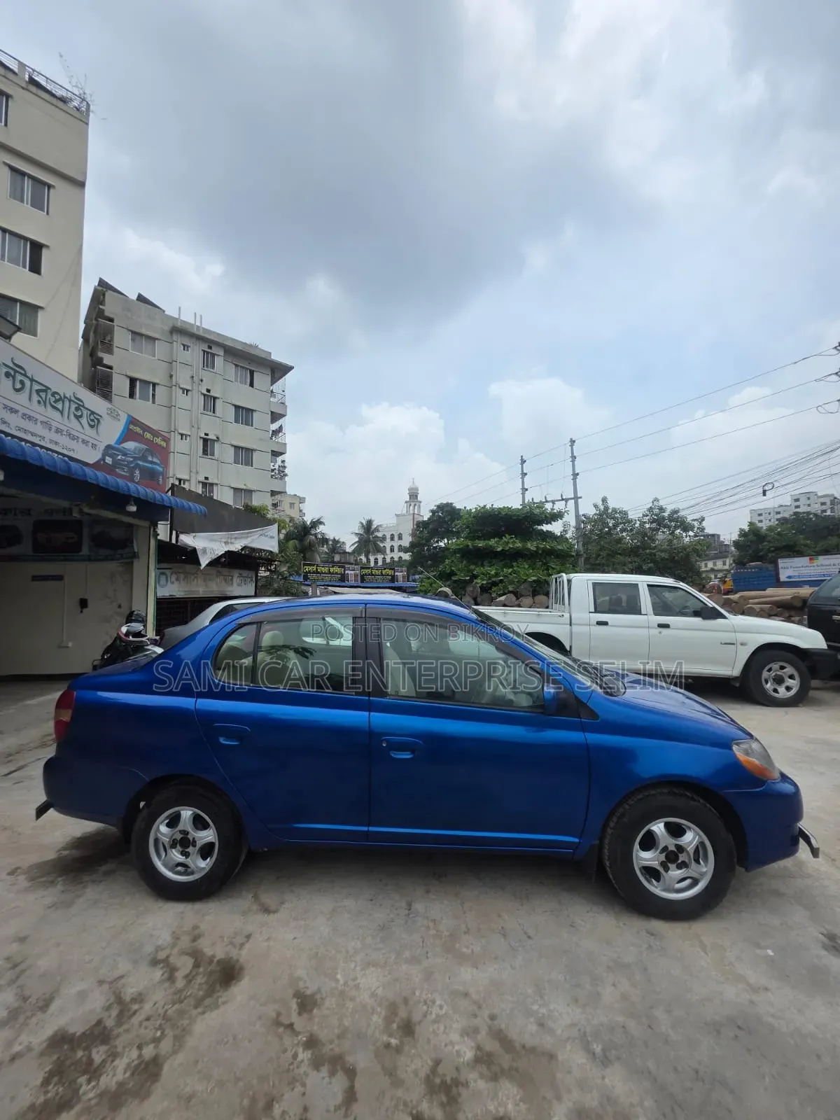 Toyota Platz 2000 Blue