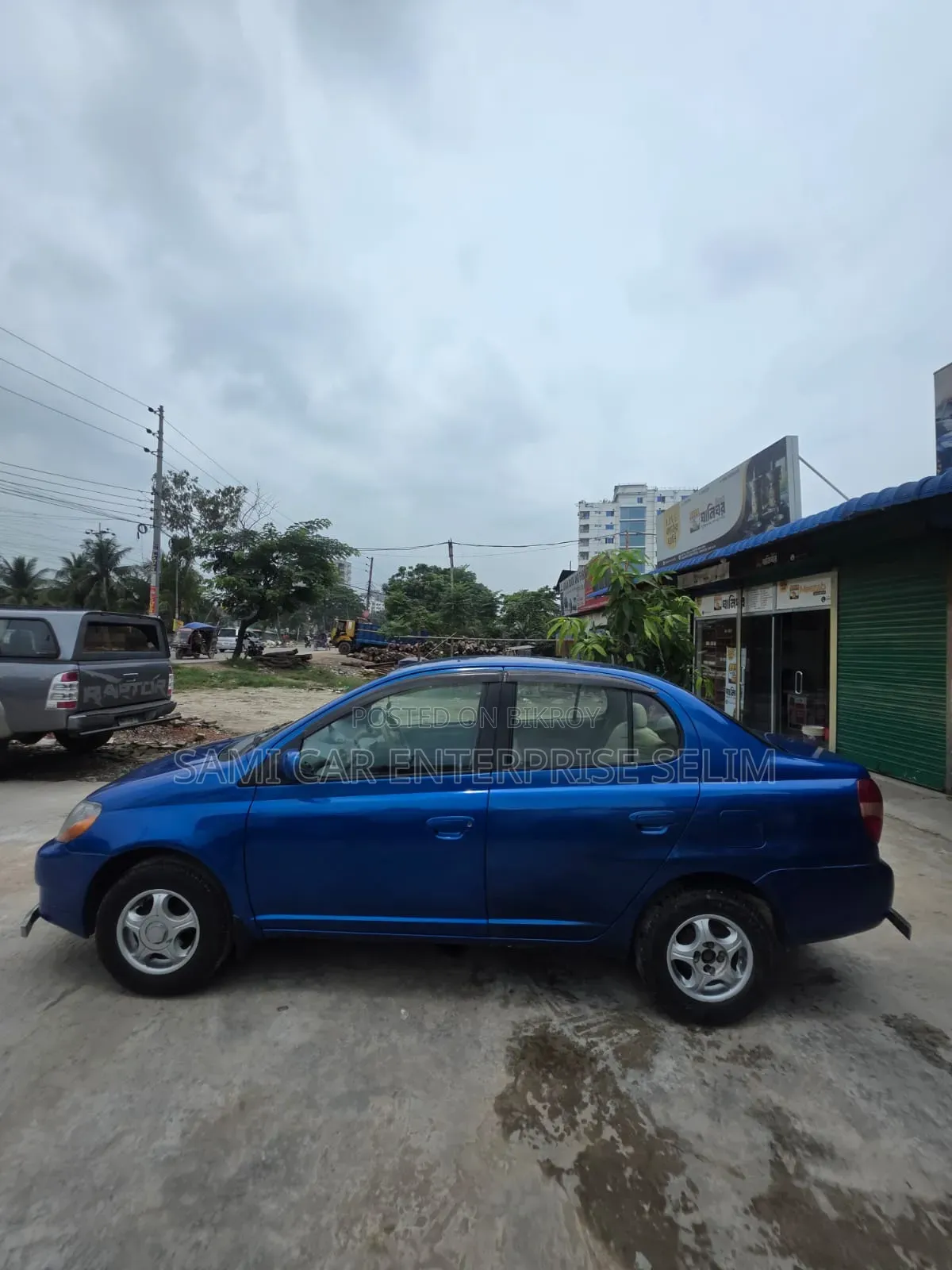 Toyota Platz 2000 Blue