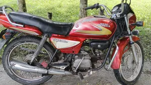 হিরো স্প্লেন্ডার প্লাস ২০১০ লাল