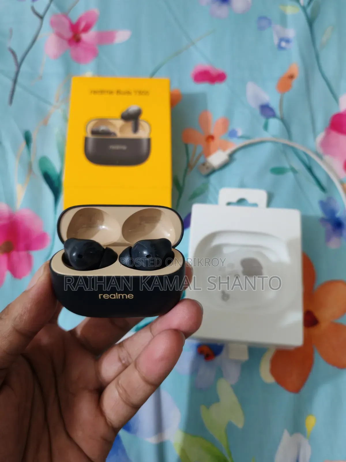 রিয়েলমি বাডস টি৩০০ টিডব্লিউএস