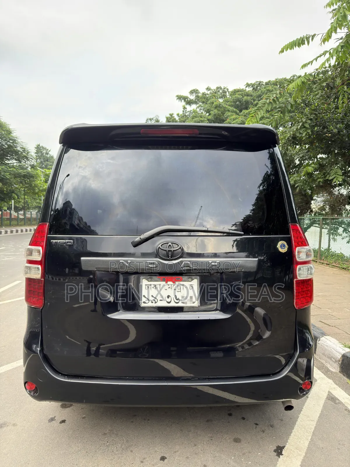 Toyota Noah 2.0 158hp FWD (7 Seater) 2012 Black
