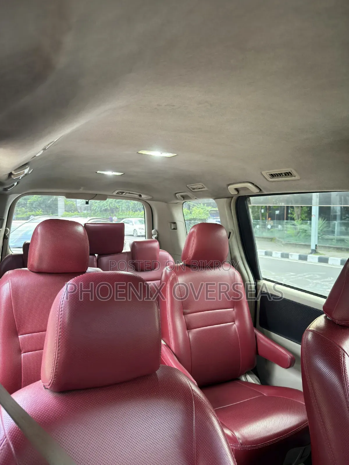Toyota Noah 2.0 158hp FWD (7 Seater) 2012 Black