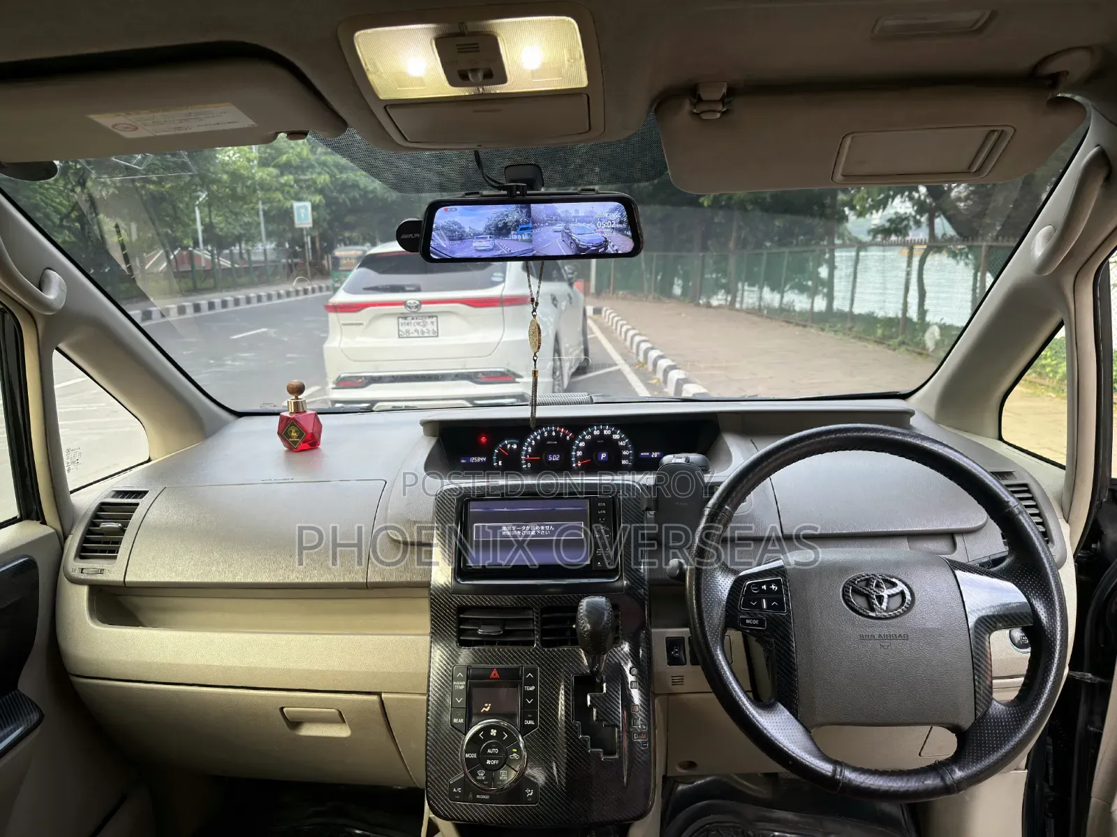 Toyota Noah 2.0 158hp FWD (7 Seater) 2012 Black