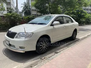 টয়োটা করোলা ২০০০ পার্ল