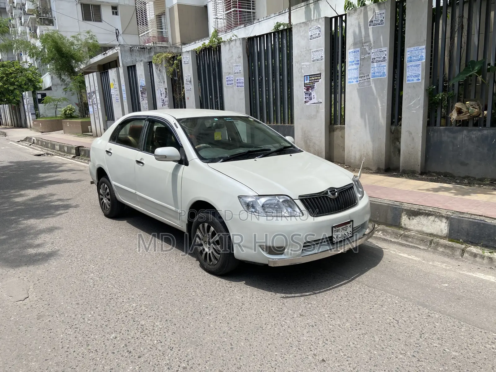 টয়োটা করোলা ২০০০ পার্ল