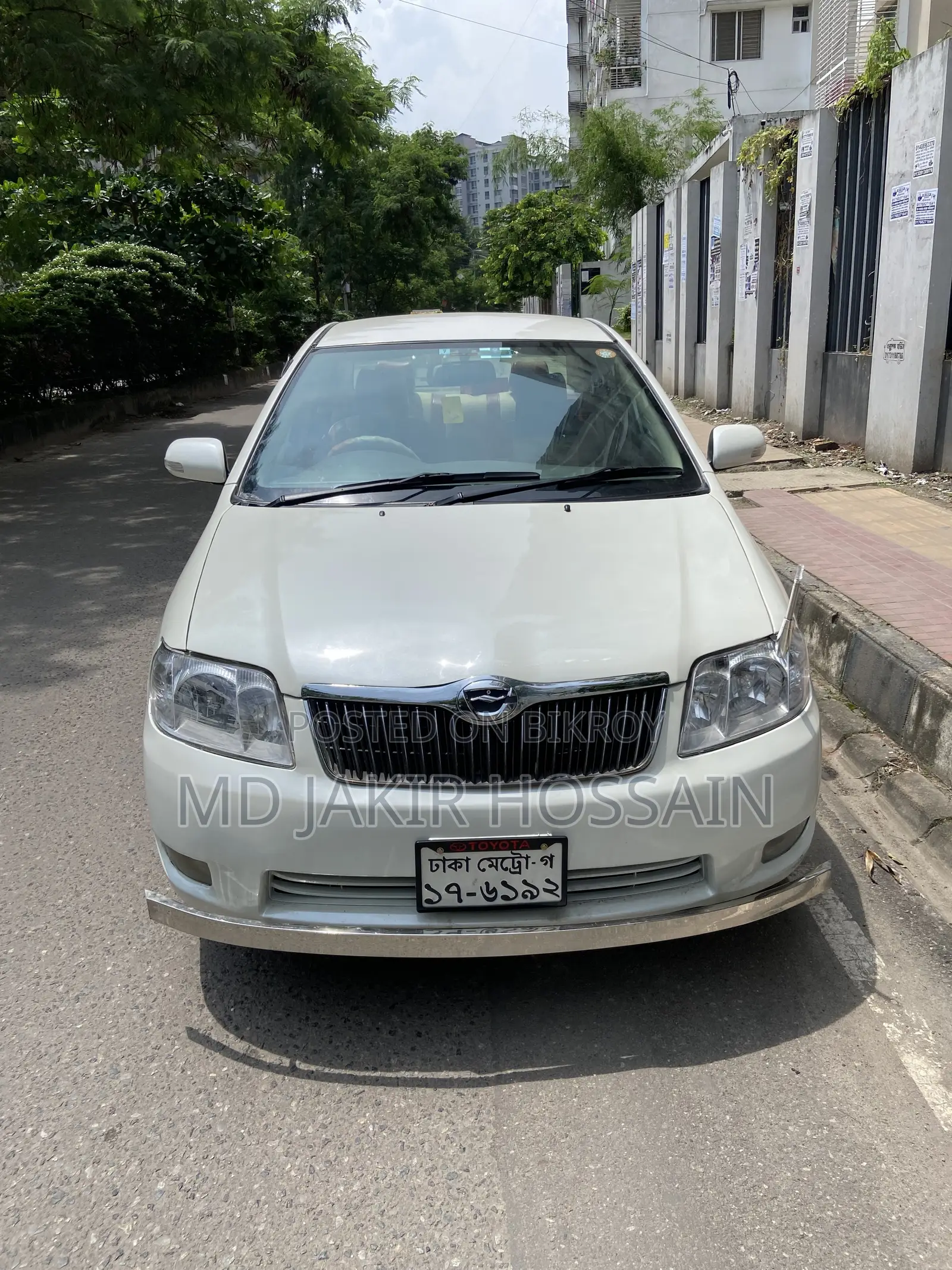 টয়োটা করোলা ২০০০ পার্ল