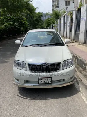 টয়োটা করোলা ২০০০ পার্ল