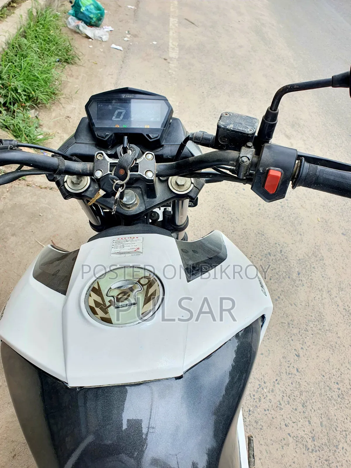 হিরো থ্রিলার ১৬০আর ২০২২ সাদা