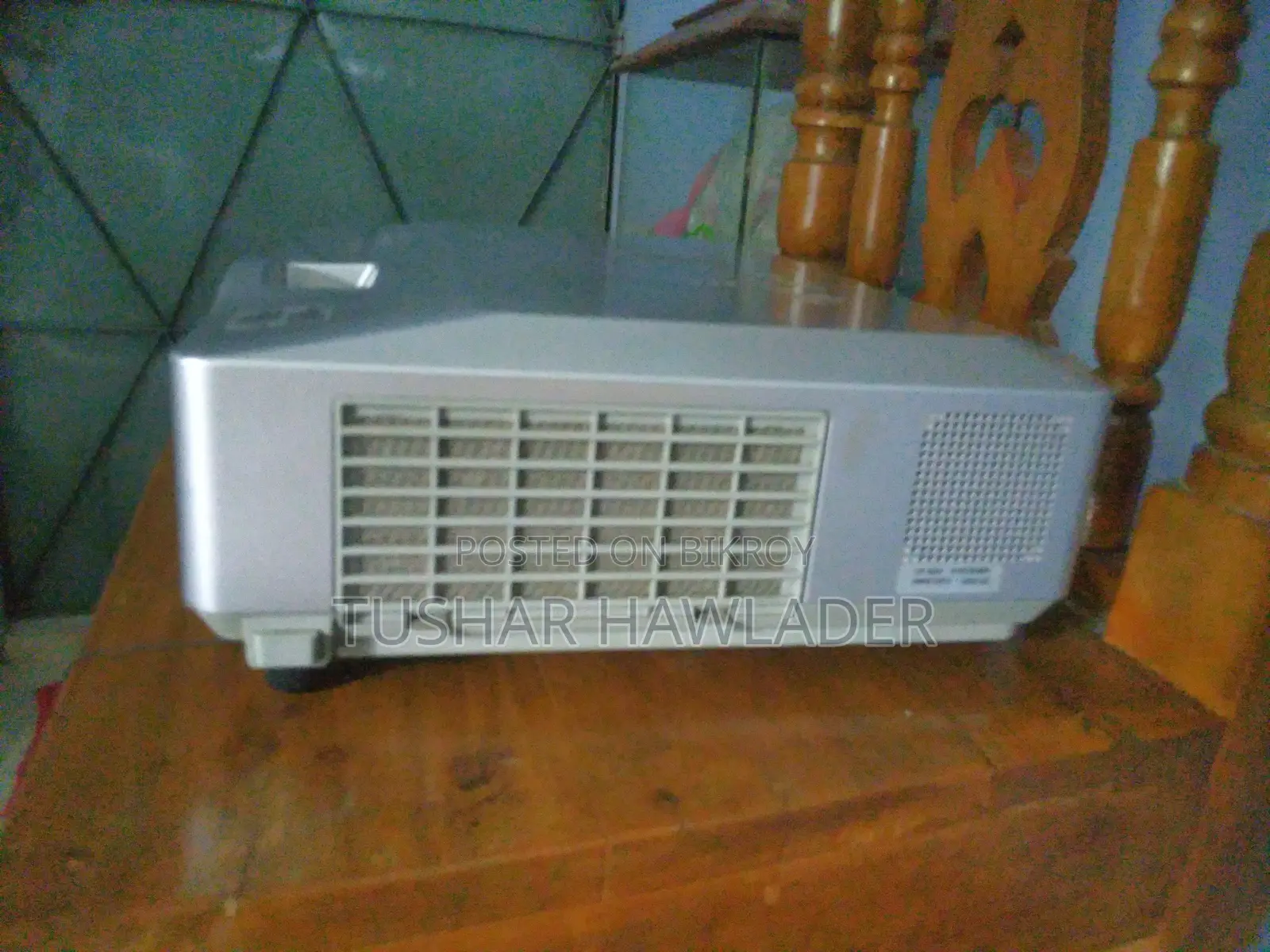 Hitachi Projector