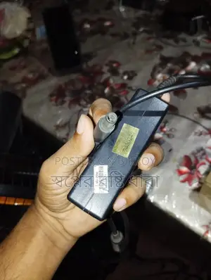 অরিজিনাল HP 65w ল্যাপটপ চার্জার বিক্রি হবে।