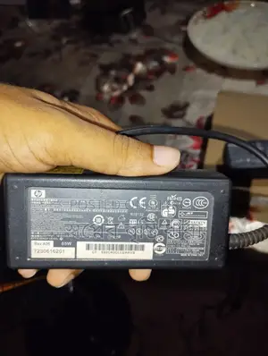 অরিজিনাল HP 65w ল্যাপটপ চার্জার বিক্রি হবে।