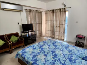 লাইট গোল্ডেন কার্টেন