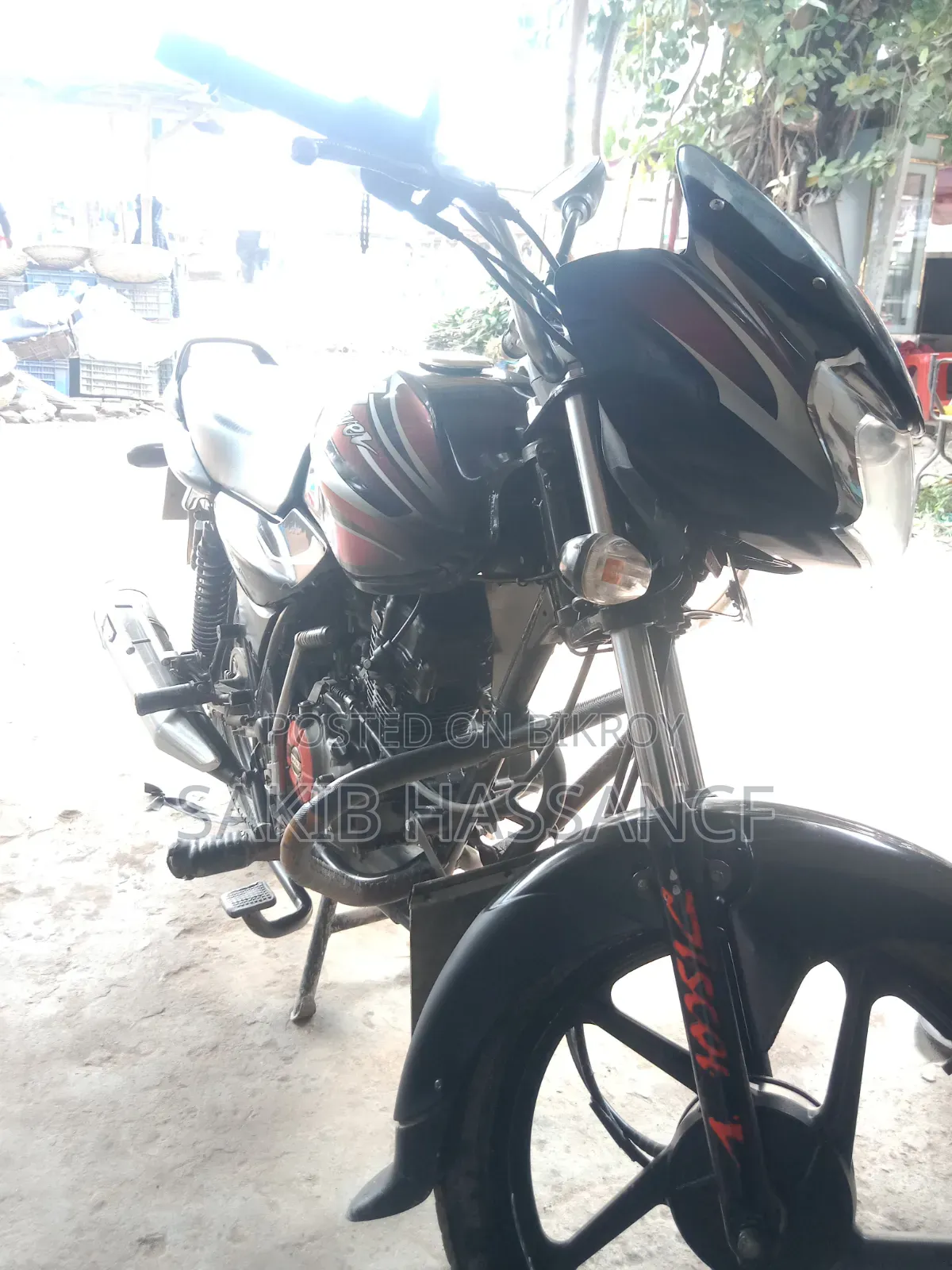 বাজাজ ডিসকভার ১০০ ২০১৬ কালো