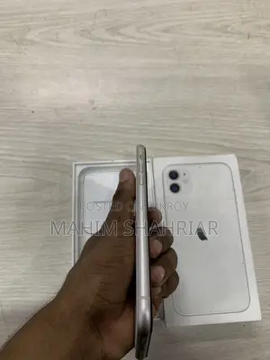 অ্যাপল আইফোন ১১ ১২৮ জিবি হোয়াইট