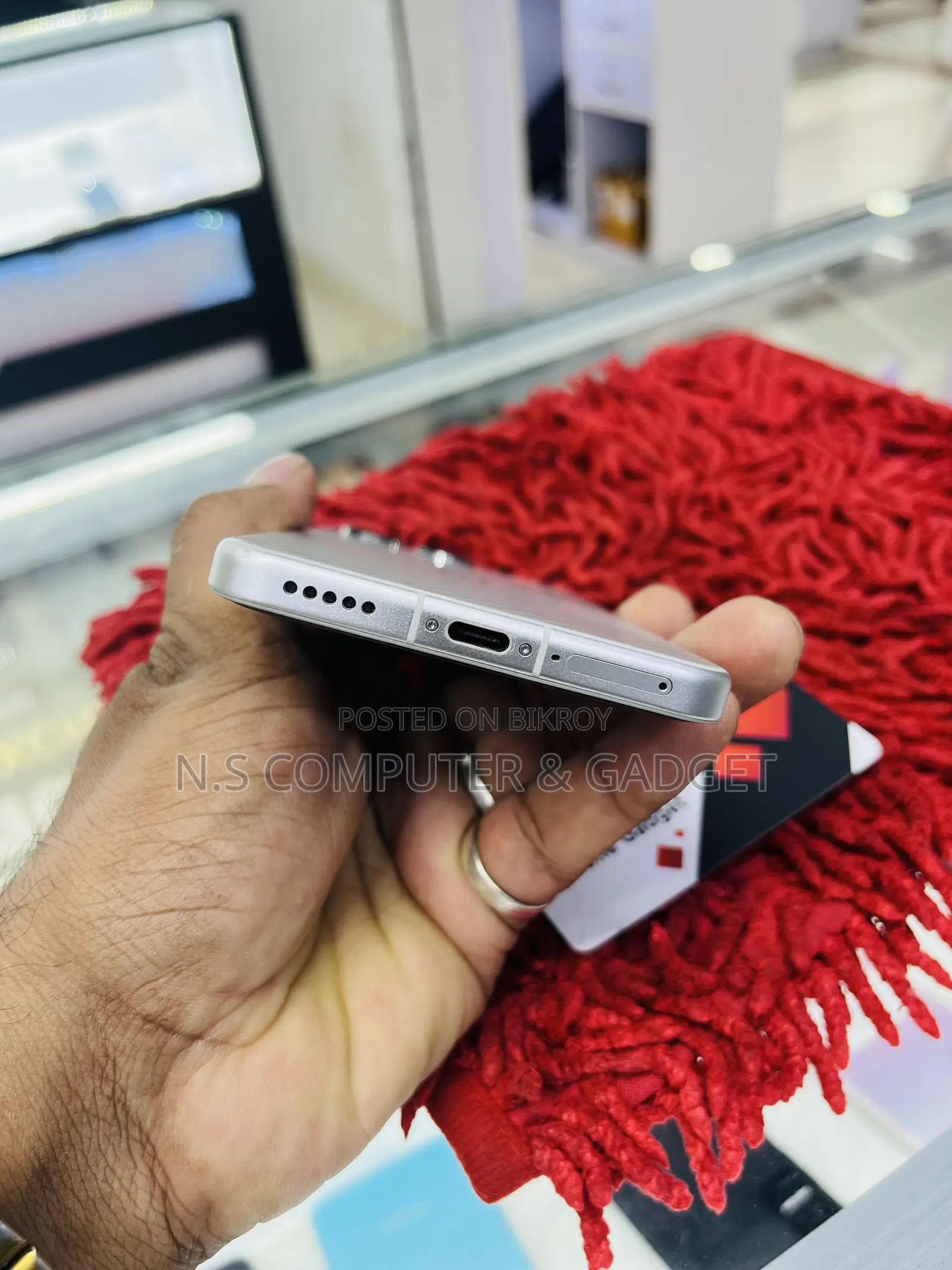 ওয়ানপ্লাস নর্ড ৪ ২৫৬ জিবি সিলভার