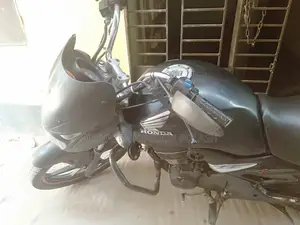 হোন্ডা ইউনিকর্ন ২০০৯ ব্ল্যাক