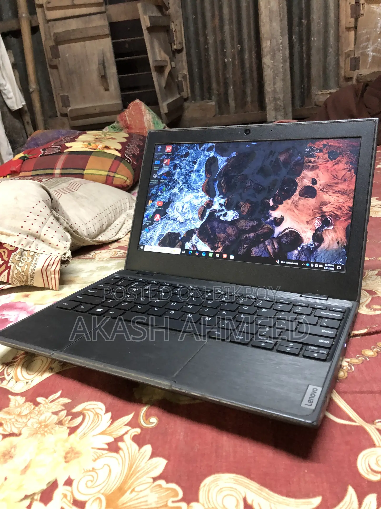 Laptop Lenovo 300e 4GB Intel Core i5 SSHD (Hybrid) 60GB