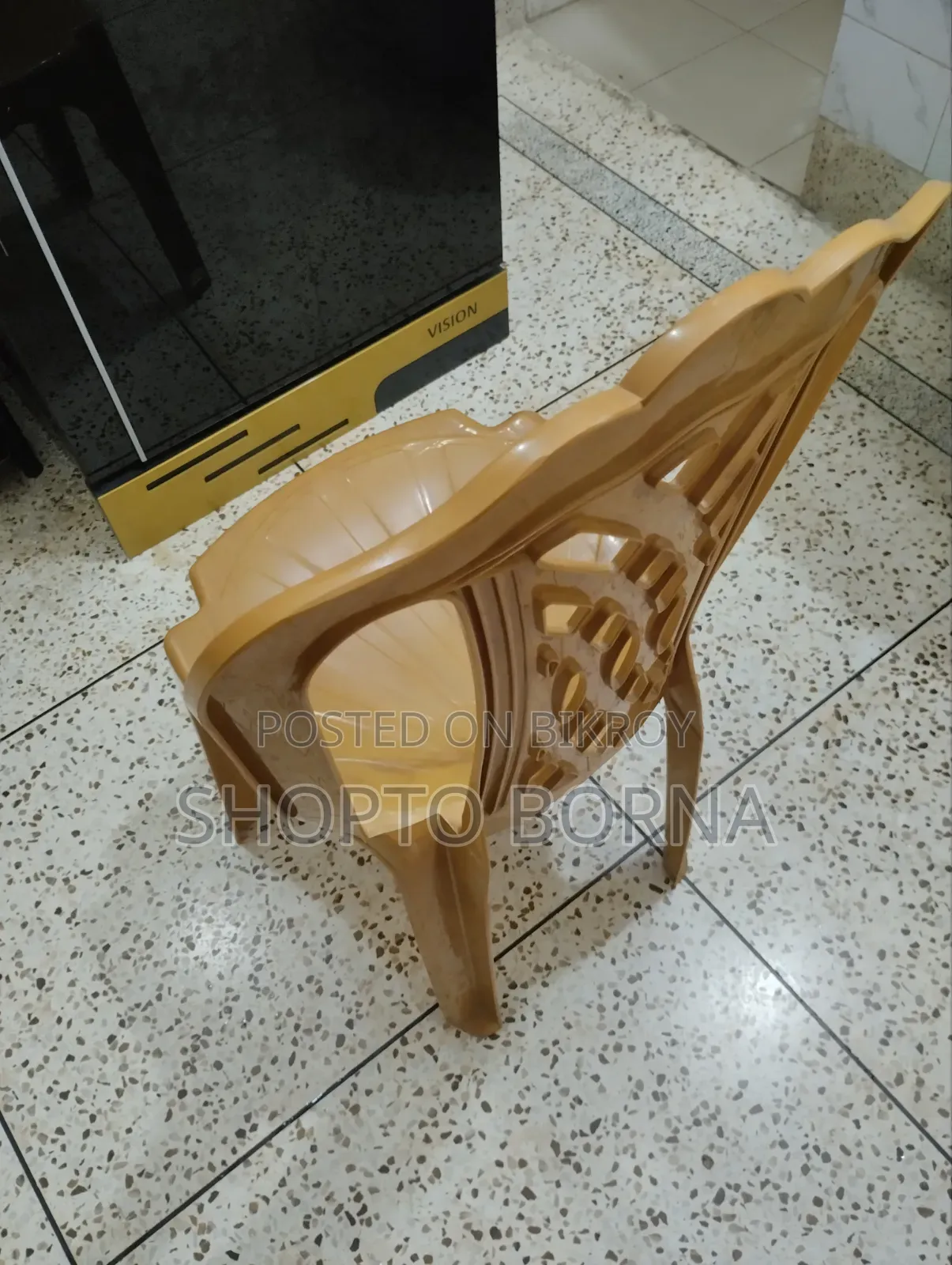 প্লাস্টিক চেয়ার বিক্রি হবে (আর এফ এল)