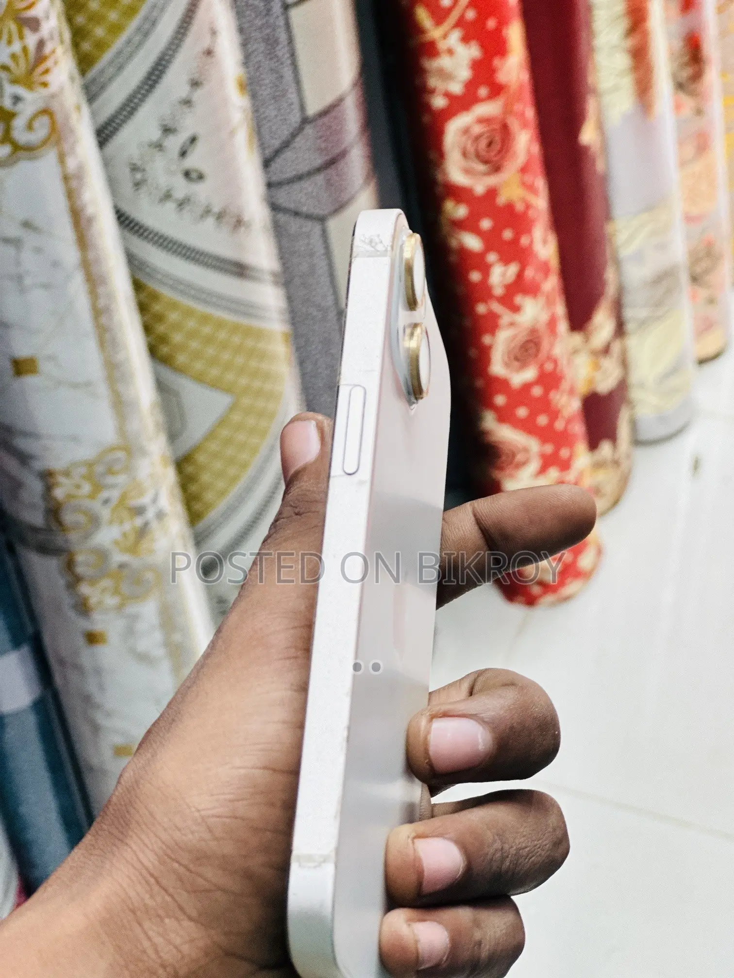 অ্যাপল আইফোন ১৩ ১২৮ জিবি হোয়াইট