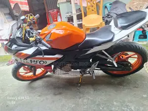 হোন্ডা সিবিআর ২০১৭ অরেঞ্জ