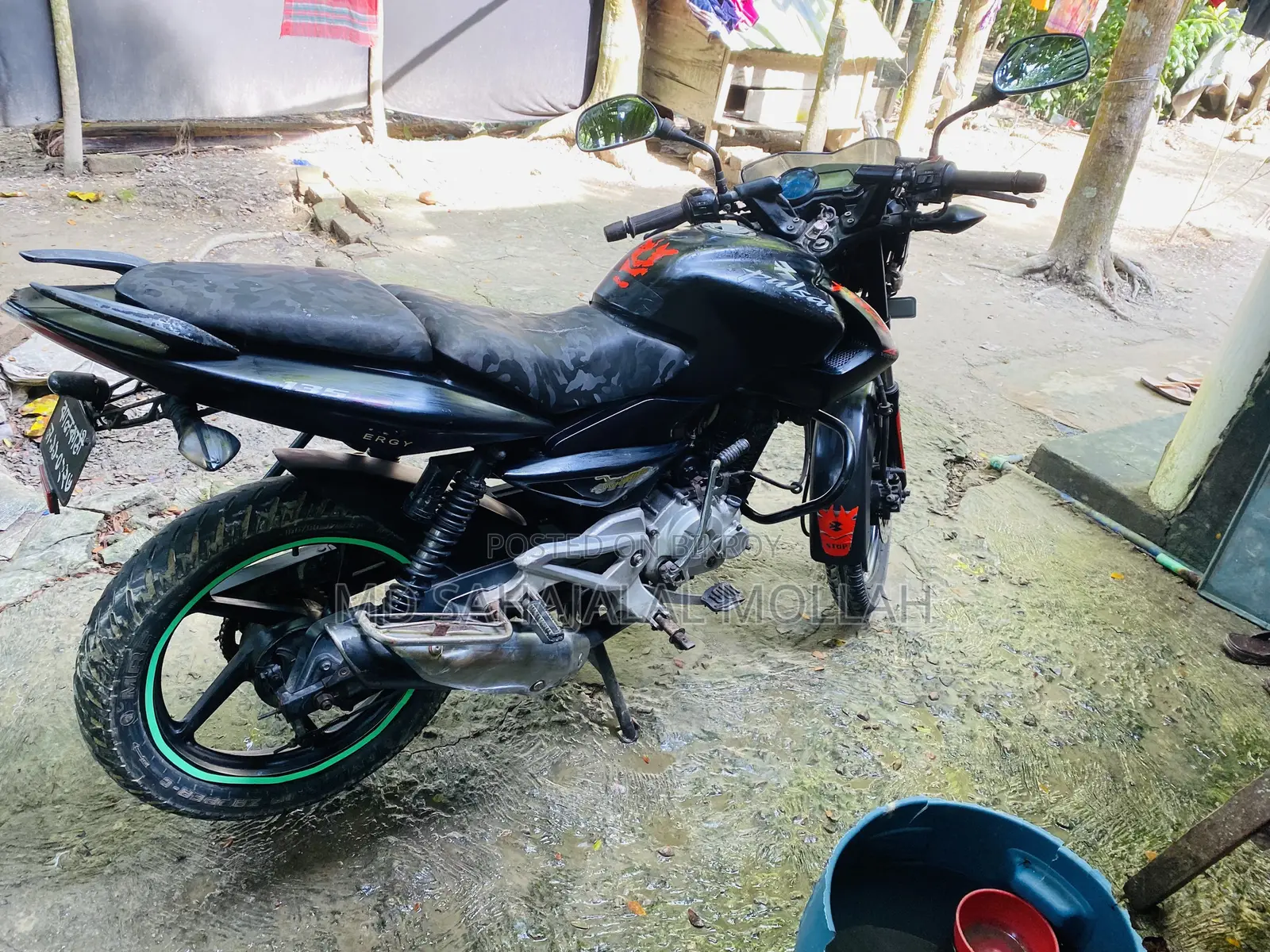 বাজাজ পালসার ১৩৫ এলএস ২০১৩ কালো
