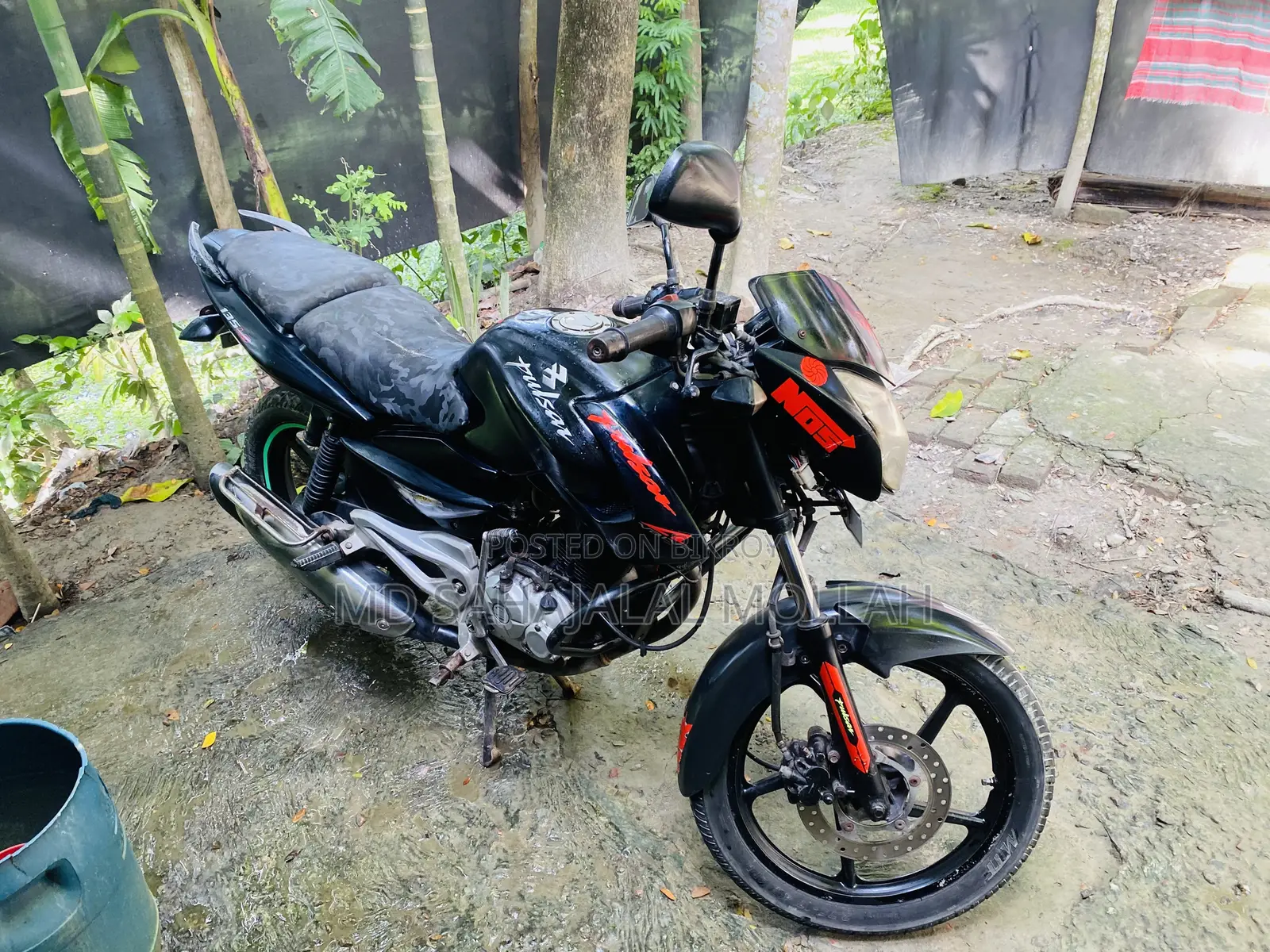 বাজাজ পালসার ১৩৫ এলএস ২০১৩ কালো