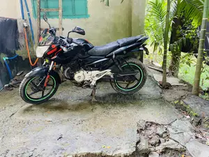 বাজাজ পালসার ১৩৫ এলএস ২০১৩ কালো