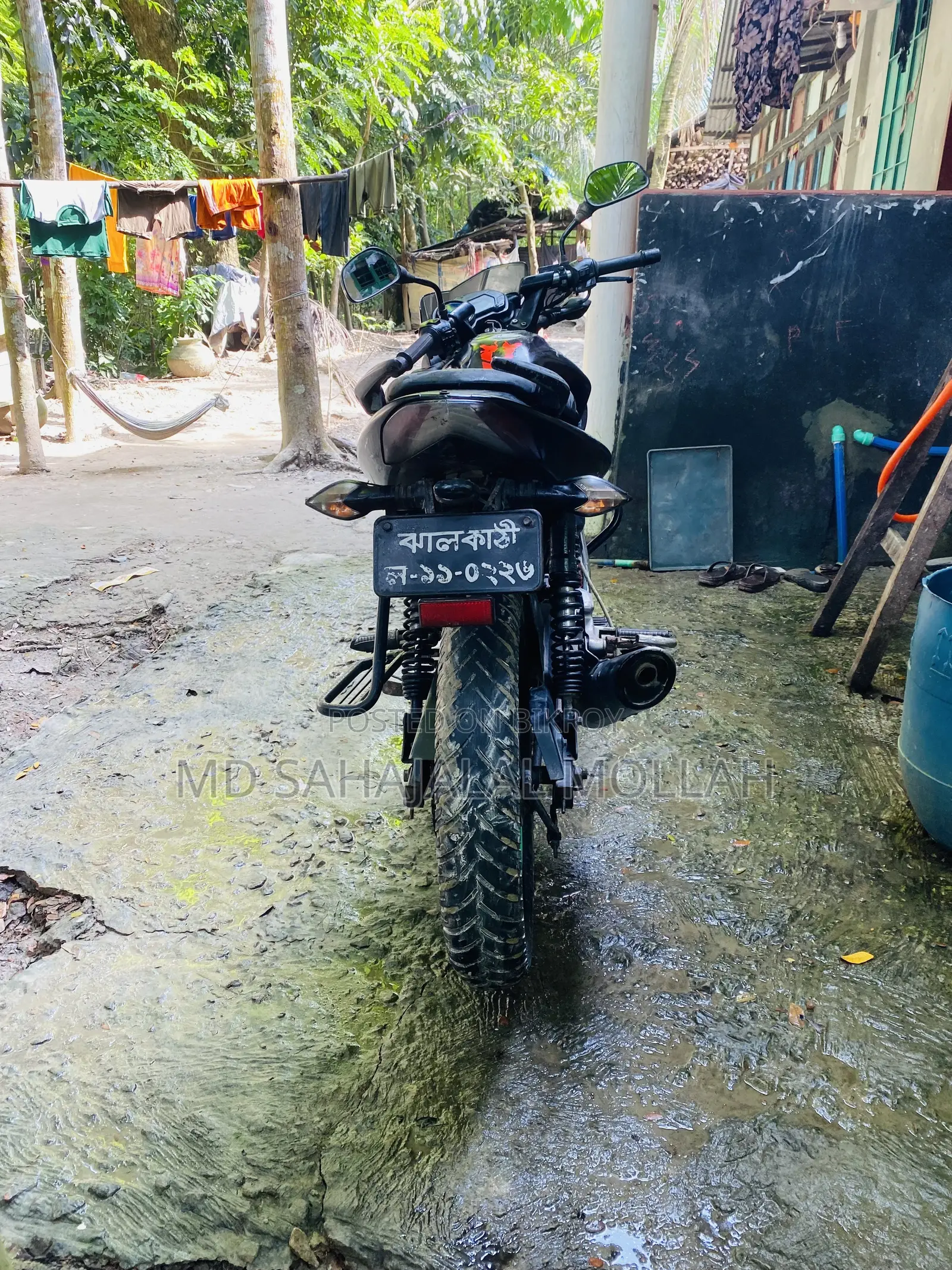 বাজাজ পালসার ১৩৫ এলএস ২০১৩ কালো