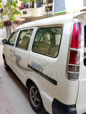 টয়োটা নোয়া ২০২৫ হোয়াইট