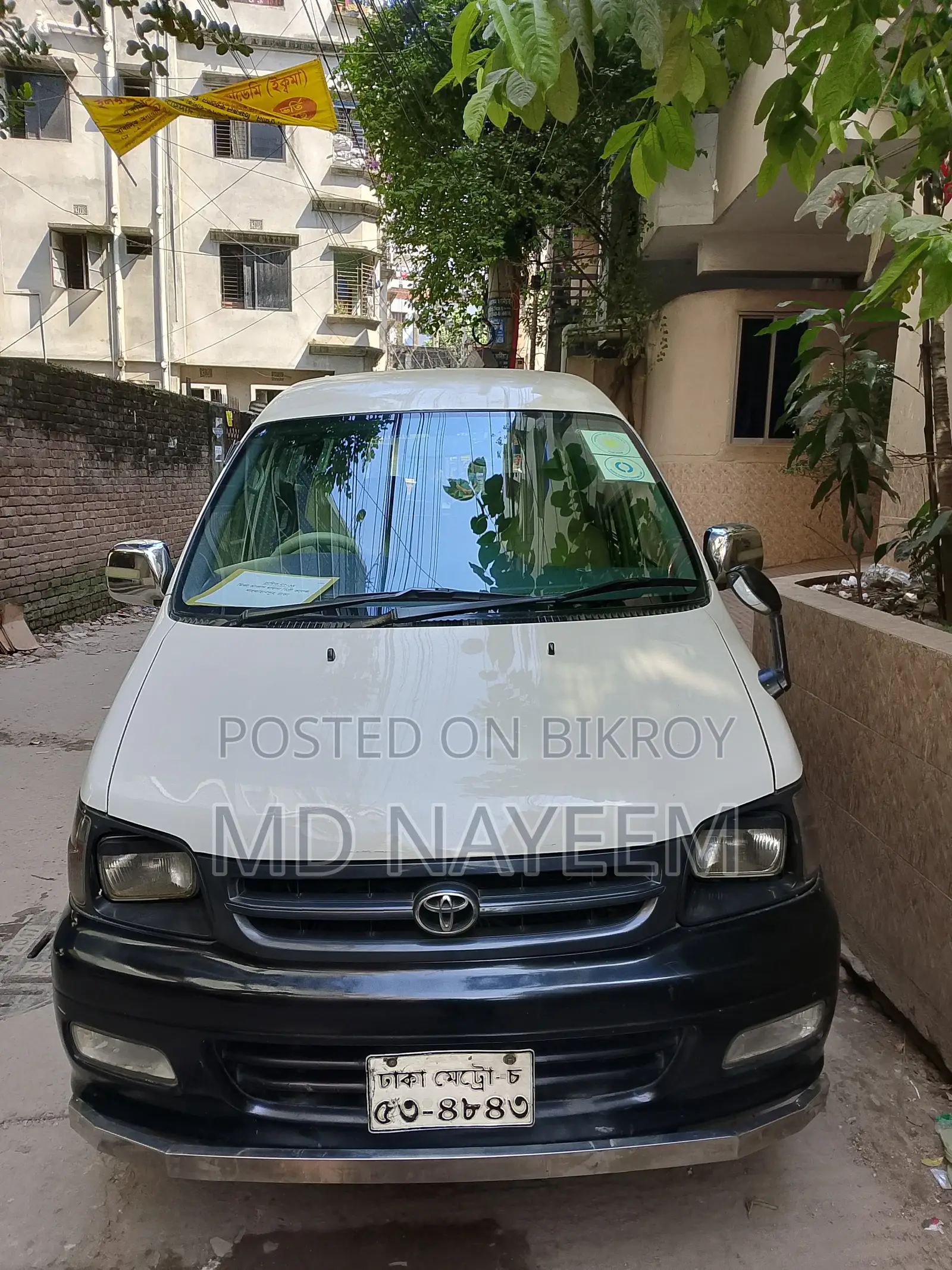 টয়োটা নোয়া ২০২৫ হোয়াইট