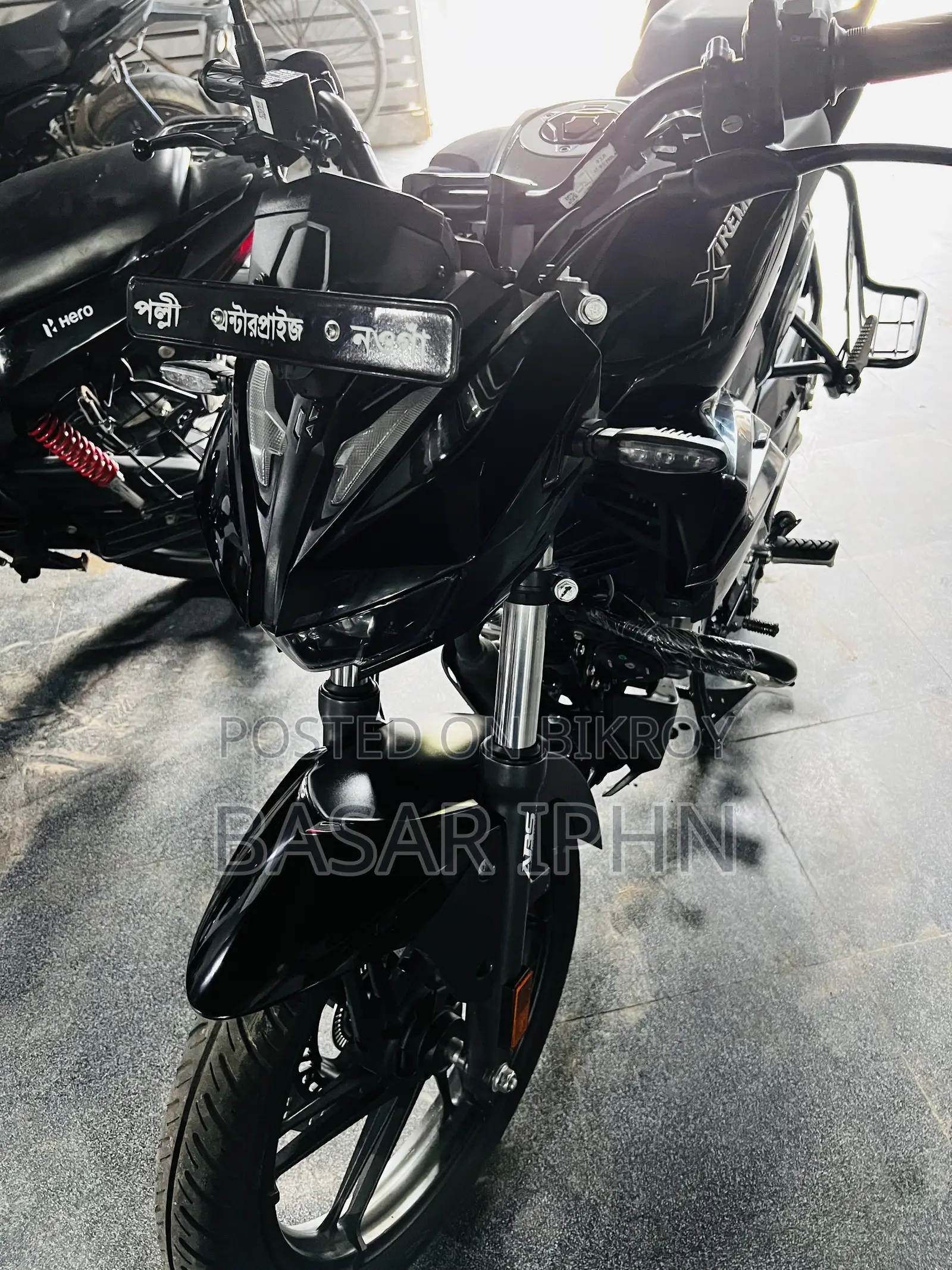 নতুন হিরো এক্সট্রিম ১২৫আর ২০২৬ কালো
