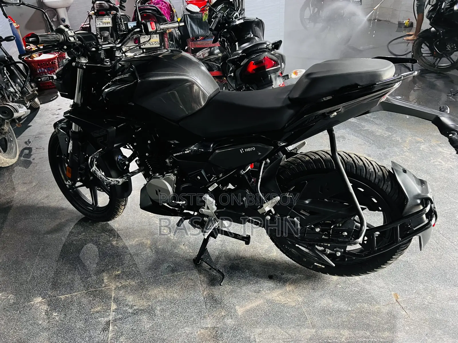 নতুন হিরো এক্সট্রিম ১২৫আর ২০২৬ কালো