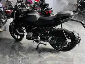 নতুন হিরো এক্সট্রিম ১২৫আর ২০২৬ কালো