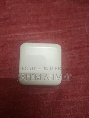 অ্যাপল ডুয়াল ইউএসবি-সি অ্যাডাপ্টার